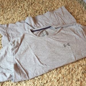 Gray Loose fit UA shirt